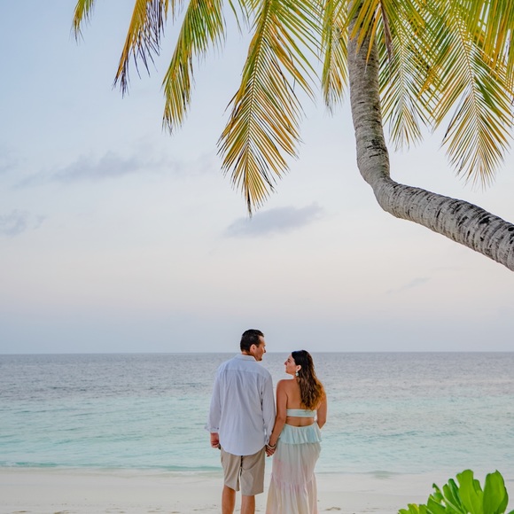 Hi Beautiful Ladies! From my closet to yours, feel beautiful and  fabulous 🤍 - Picture 5 of 8